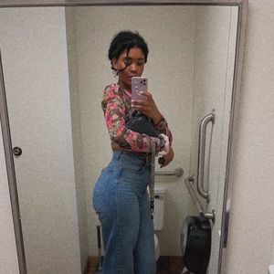 Meet your Posher, Yemima